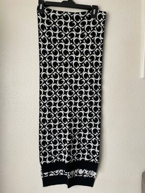 Guess women’s Scarves